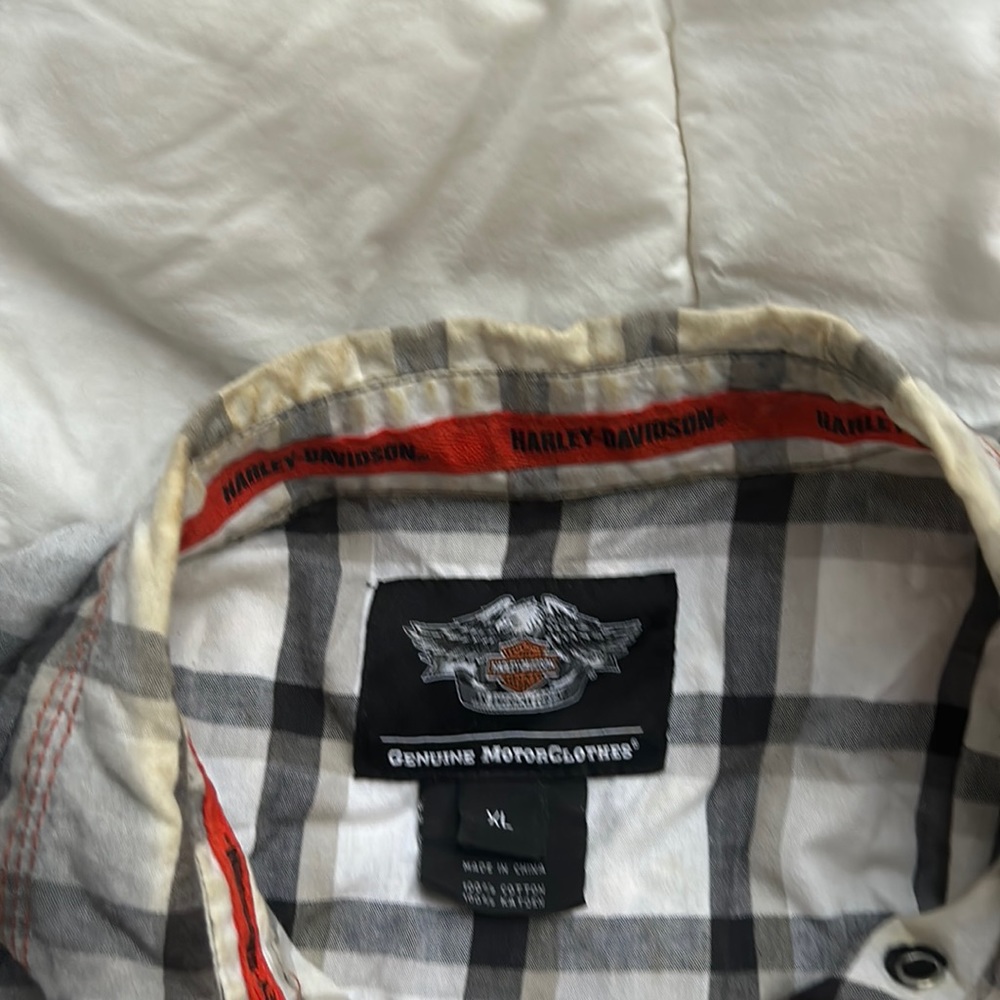 Men’s original Harley Shirt.